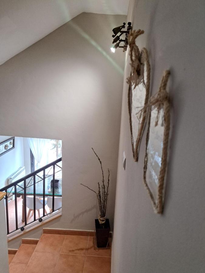 La Casa Del Cipres Villa Aldeamayor de San Martin Eksteriør billede